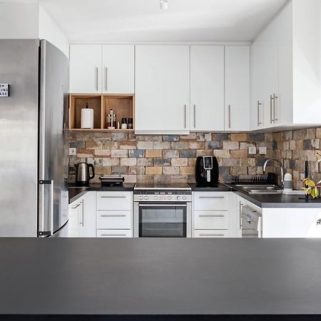 The Black Marble - Sea View, 2Br, 2Ba By Bnc أثينا المظهر الخارجي الصورة